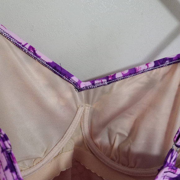 Lands End 12 Underwire One Piece Swim Suit in Purple Tahitian Floral - Picture 2 of 7
